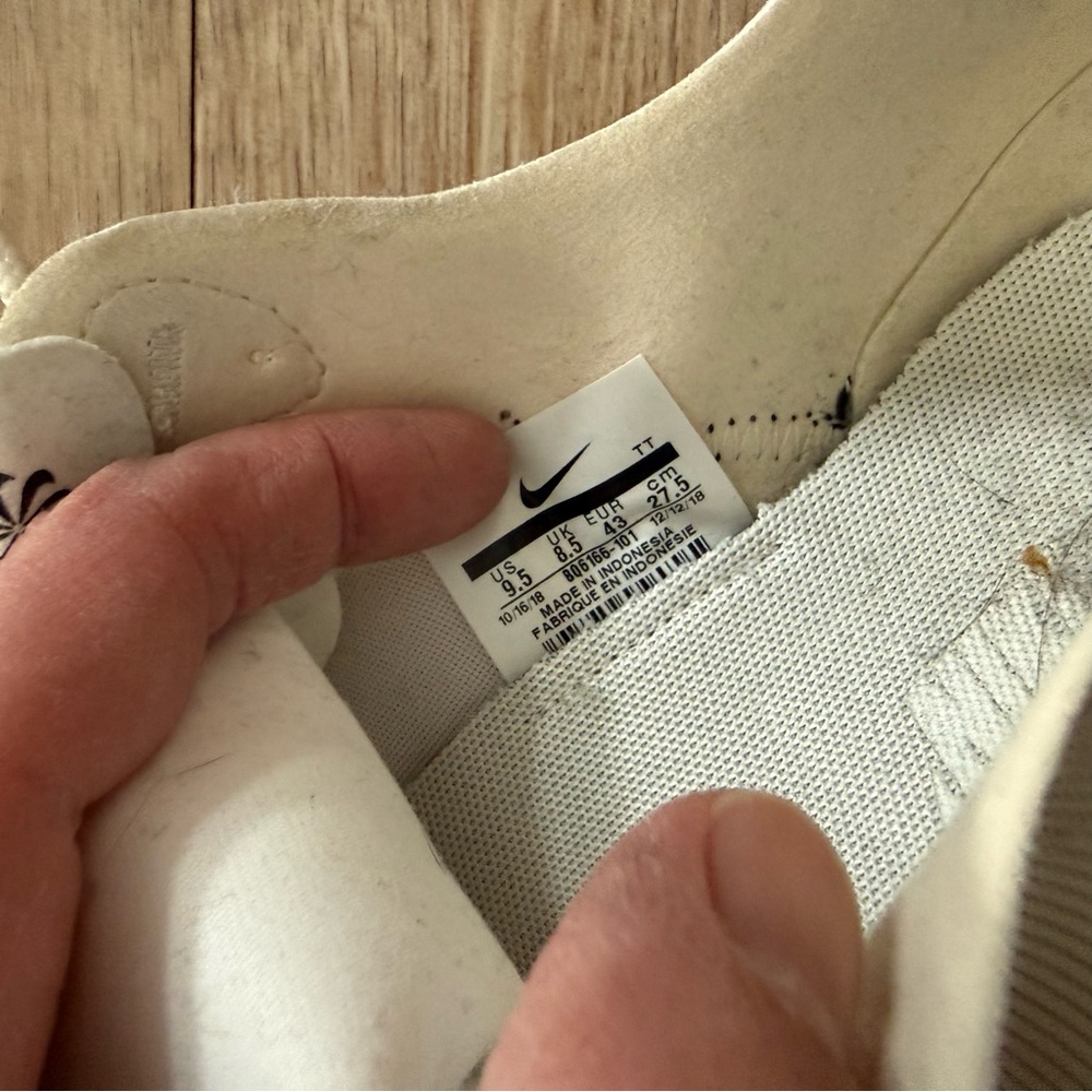 Nike Cream and White Element React - Picture 3 of 3